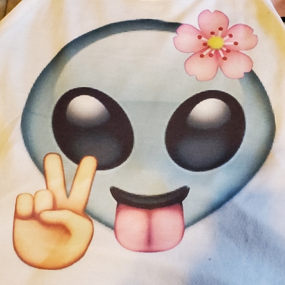 Alien Emoji Happy Monday Crop Top Flower Peace - Picture 3 of 6